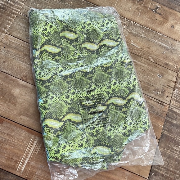 NOIZE Neon Lime Maya Faux SnakeskinTrench Coat NWT - Picture 15 of 15